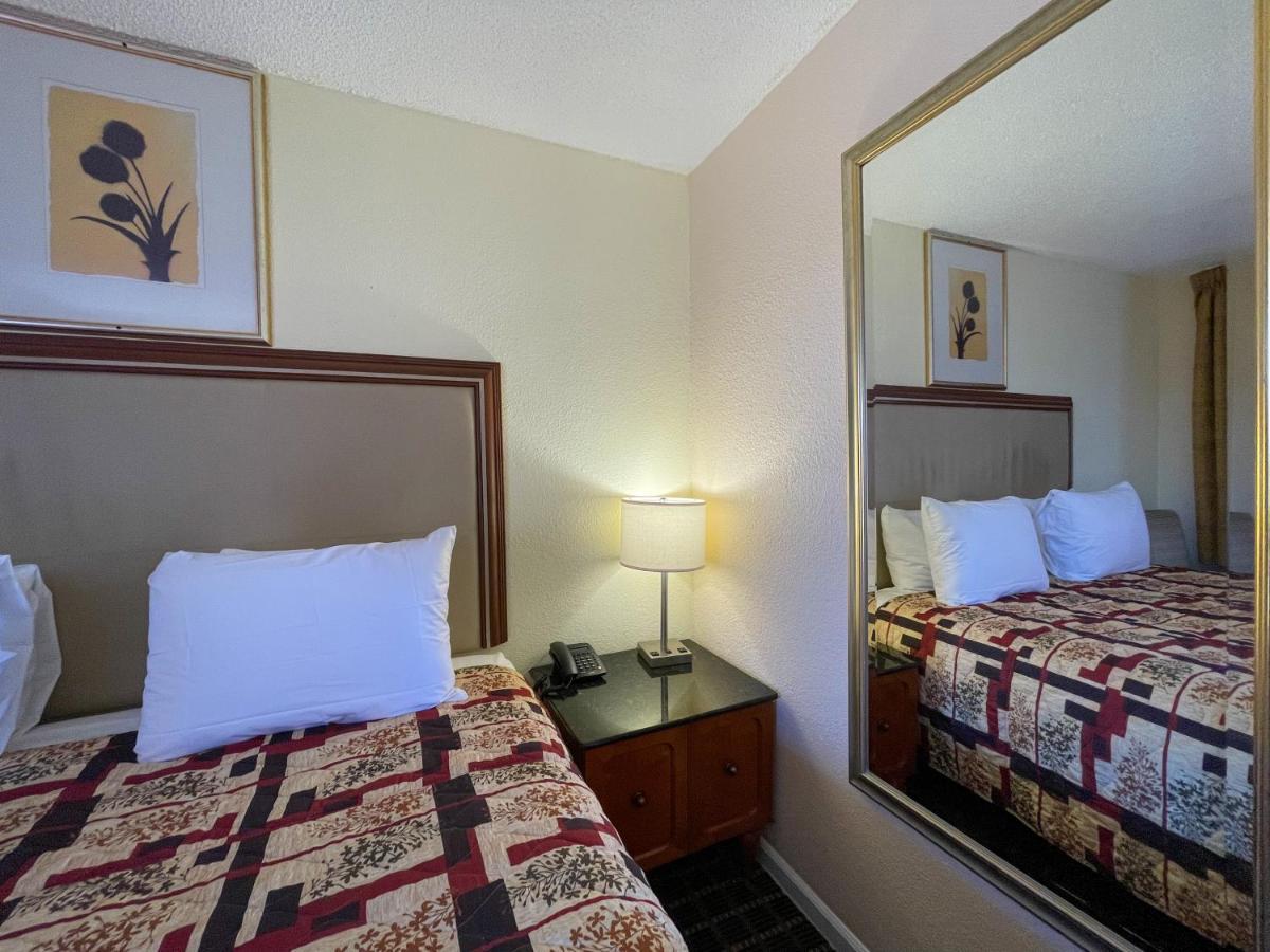 Motel 7 - Near Six Flags, Vallejo - Napa Valley Екстер'єр фото